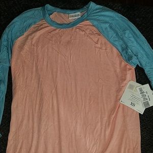 NWT LuLaRoe Randy shirt!! Size XS
